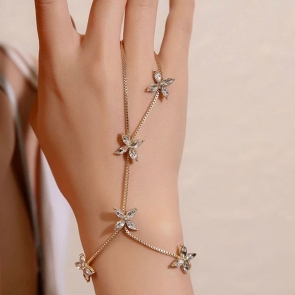 3/$30 💛 Rhinestone Butterfly Bracelet Ring